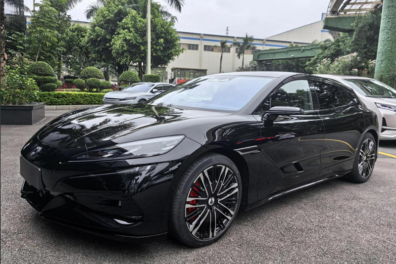 Denza Z9 GT Black Warrior Edition avslöjas med stridskänsla