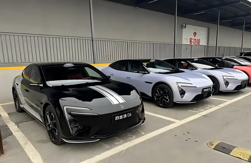 De faktiska bilderna av Avita 06 har avslöjats, med bilen som förväntas säljas i april och ett uppskattat pris på cirka 250 000 yuan.