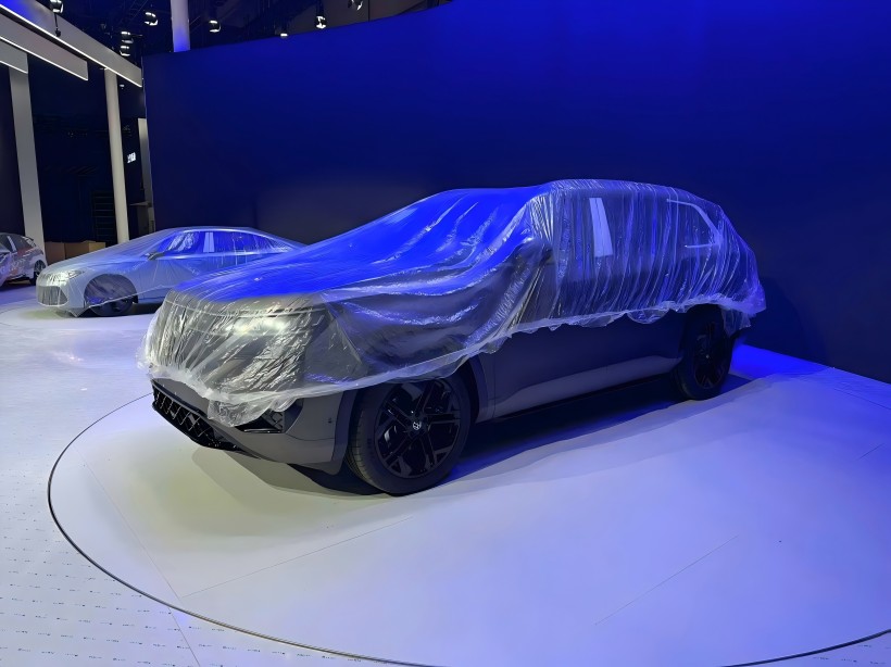 Platsutforskning på 2025 Shanghai Auto Show: Misstänkt avstämd Teramont Pro -fordon exponerat, utrustat med rökt sportpaket