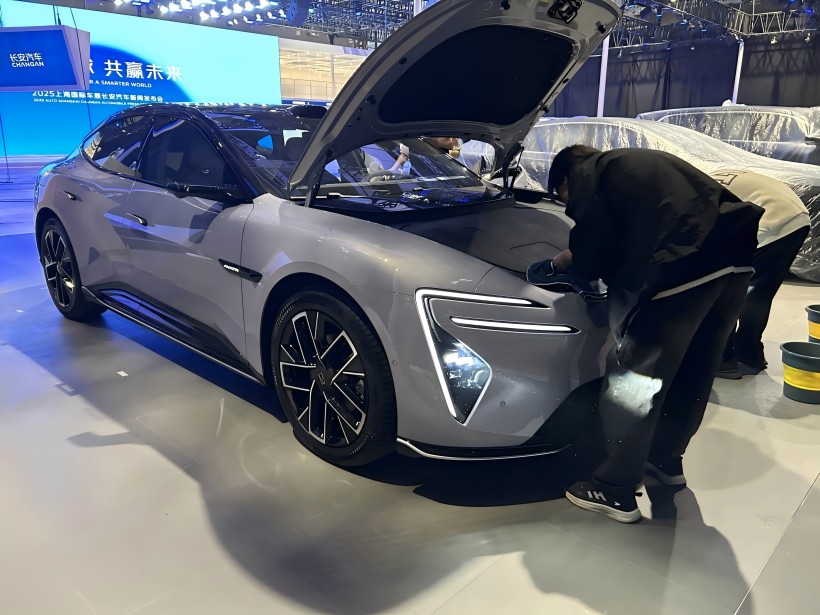 Platsutforskning på 2025 Shanghai Auto Show: Avita 06 Spotted, till försäljning från 191 900 yuan (begränsad tid)