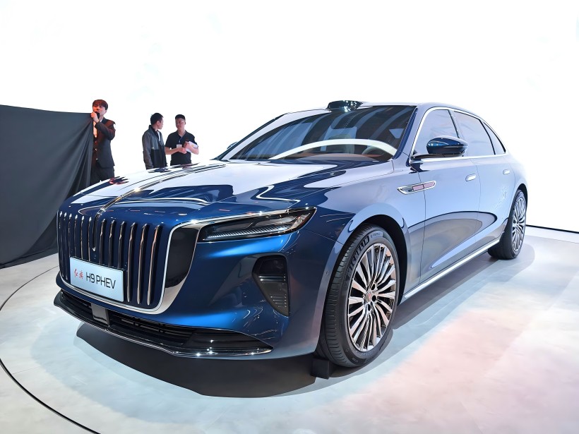 Hongqi H9 PHEV, som drivs av en 2,0T -plugg - i hybrid drivlinje och utrustad med en aktiv suspension, kommer att lanseras under andra halvåret 2025.